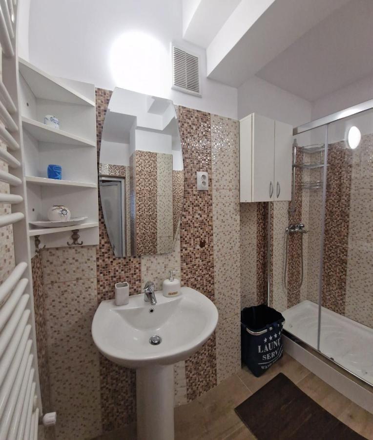 Laroka House Beautiful Universitate Center * Bukarest